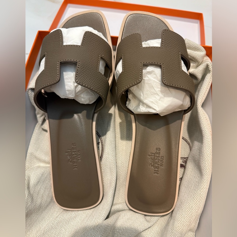 Brand new Hermes Oran Sandal Etoupe color size 37